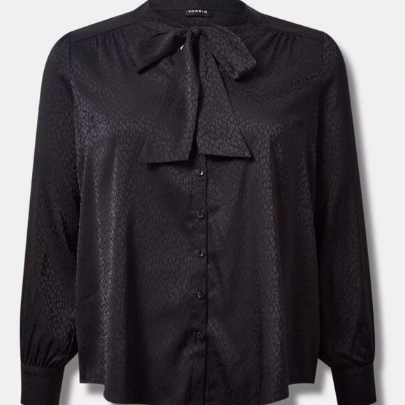 Torrid Satin Jacquard Tie Neck Button Up Blouse Sz 3 - Picture 2 of 5